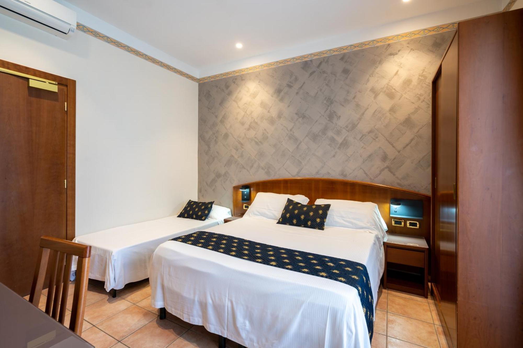 Hotel Agostini Bellaria-Igea Marina Buitenkant foto