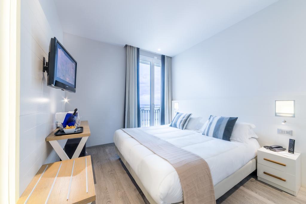 Hotel Agostini Bellaria-Igea Marina Buitenkant foto